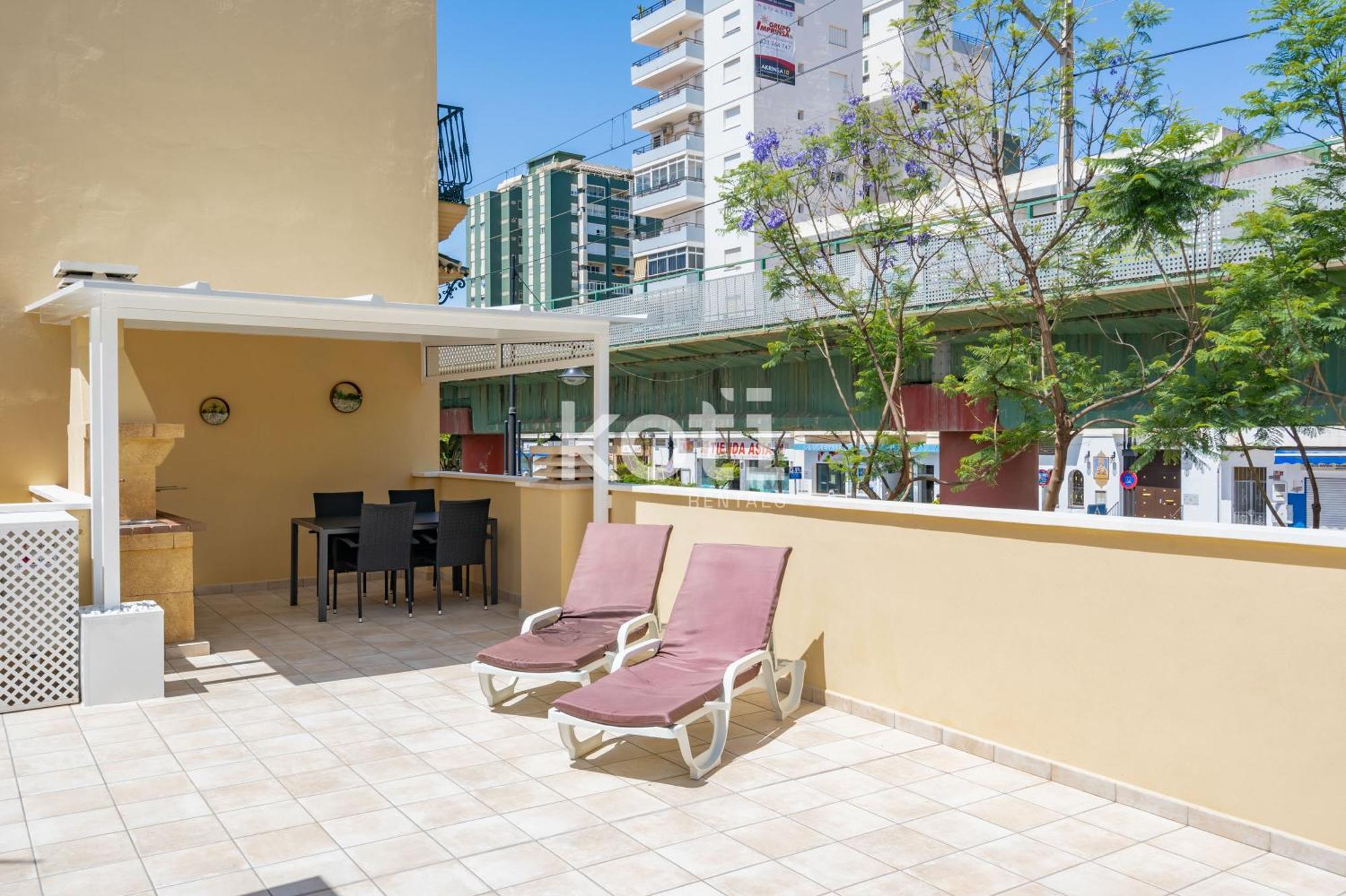 Koti Rentals - Casita Rosario Pino Rooftop Y Bbq Фуэнхирола Экстерьер фото